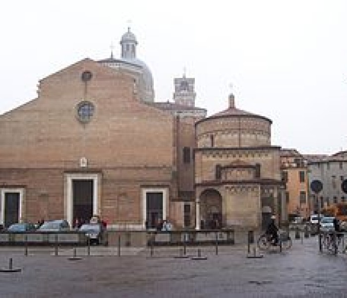 Padova: il vescovo Claudio dalla parte dei poveri