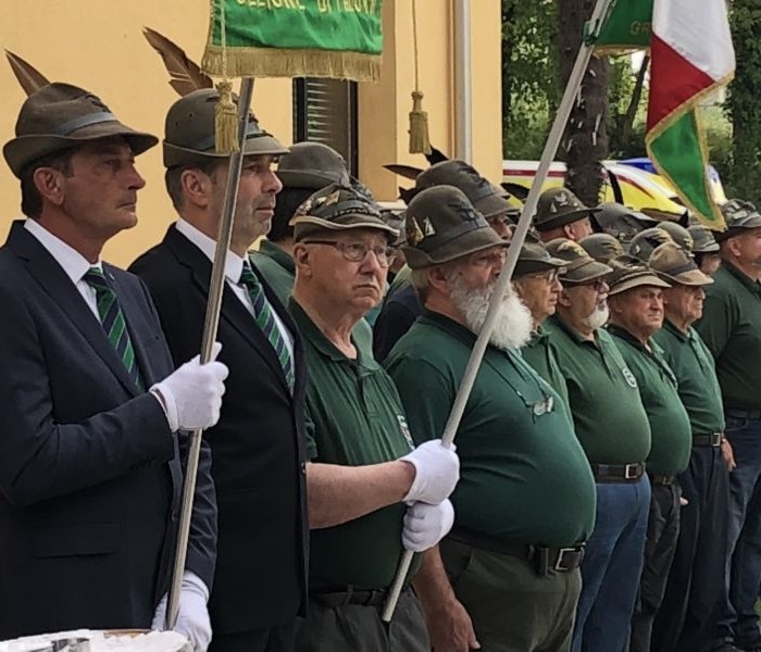 Gli alpini e i poveri anarchici